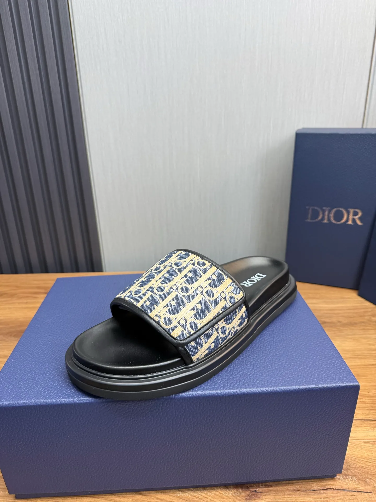 Men's shoes 💰280💰 Dior. Men's slippers 🩴Official website 1:1 production 38-45 yards 45 46 🉑️Customized original material shipped✅